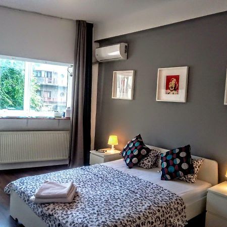 Central Bright Modern Studio Bucureşti Ngoại thất bức ảnh