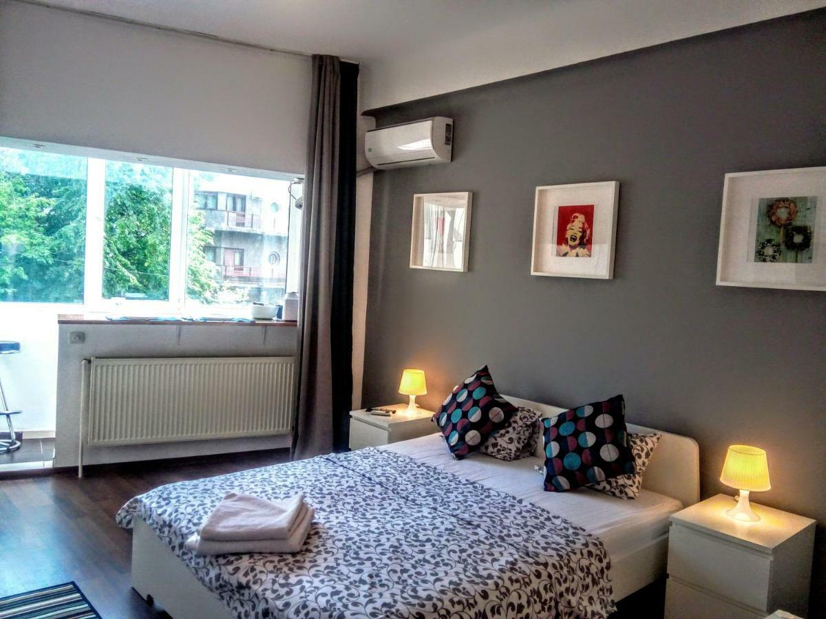 Central Bright Modern Studio Bucureşti Ngoại thất bức ảnh