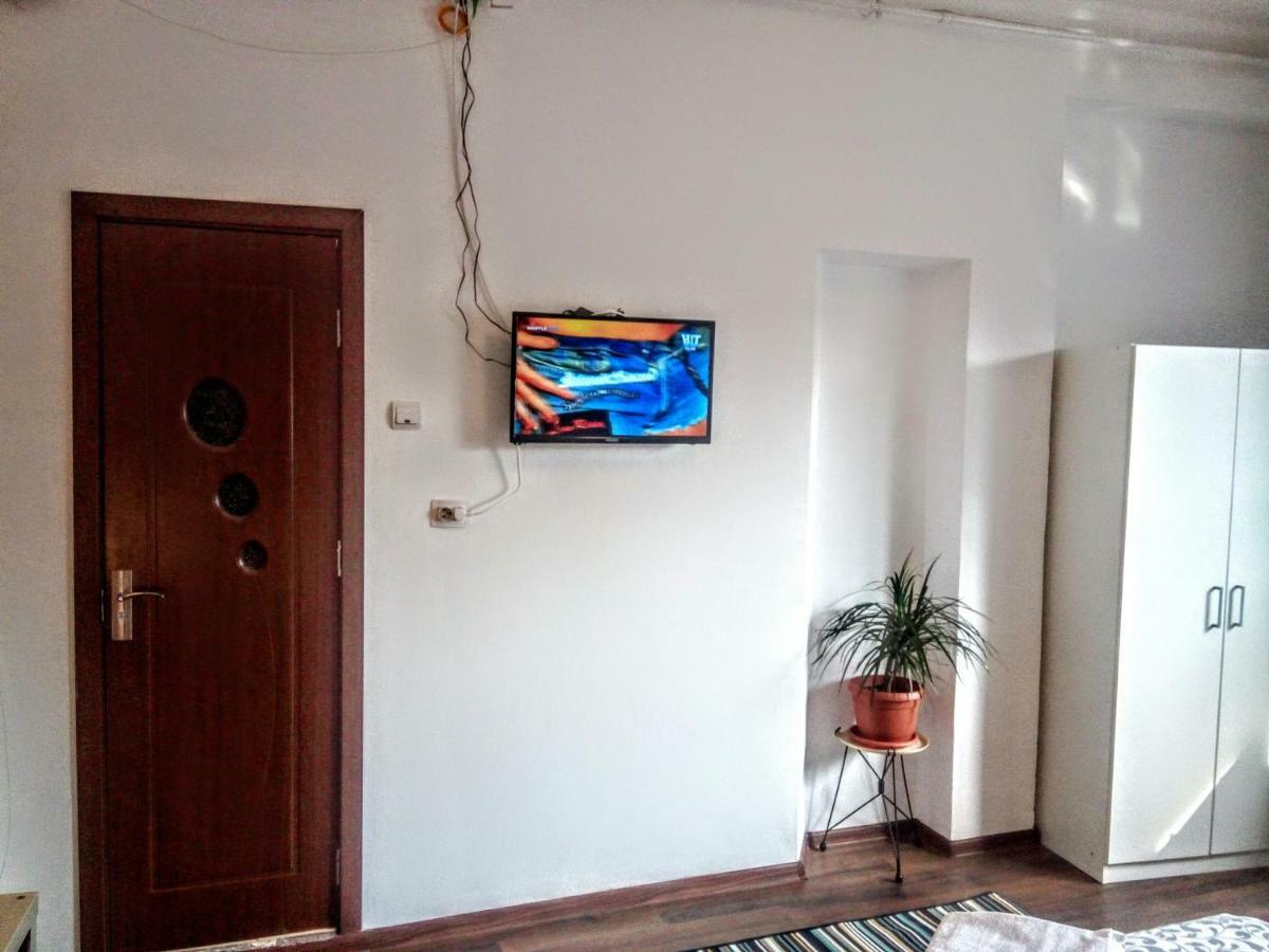 Central Bright Modern Studio Bucureşti Ngoại thất bức ảnh