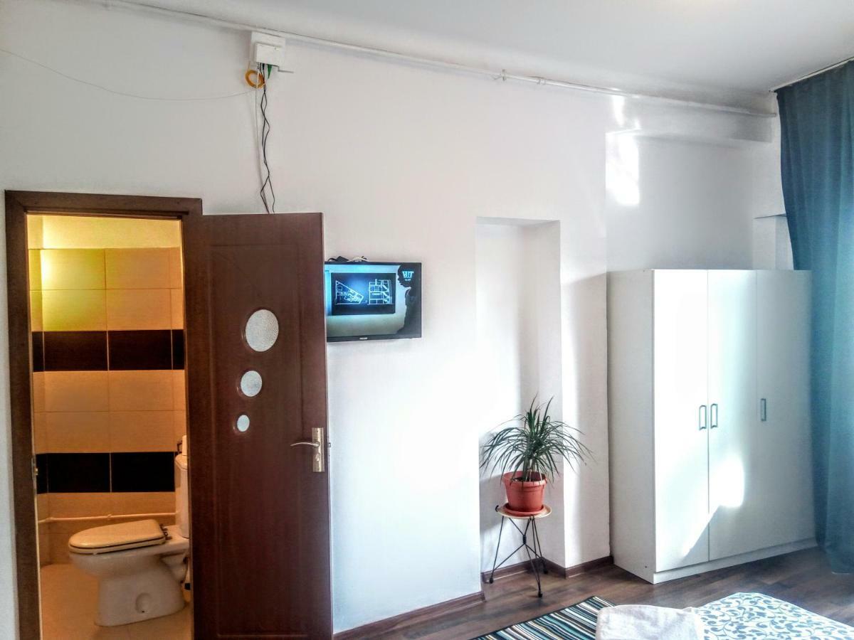 Central Bright Modern Studio Bucureşti Ngoại thất bức ảnh