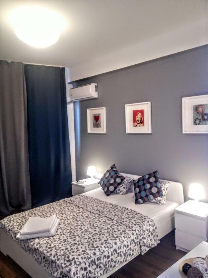 Central Bright Modern Studio Bucureşti Ngoại thất bức ảnh