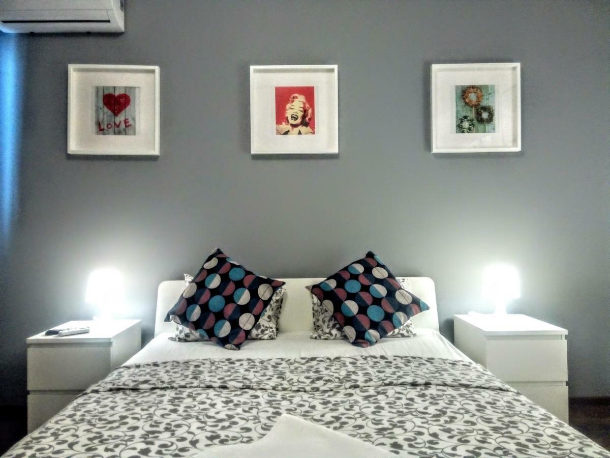 Central Bright Modern Studio Bucureşti Ngoại thất bức ảnh